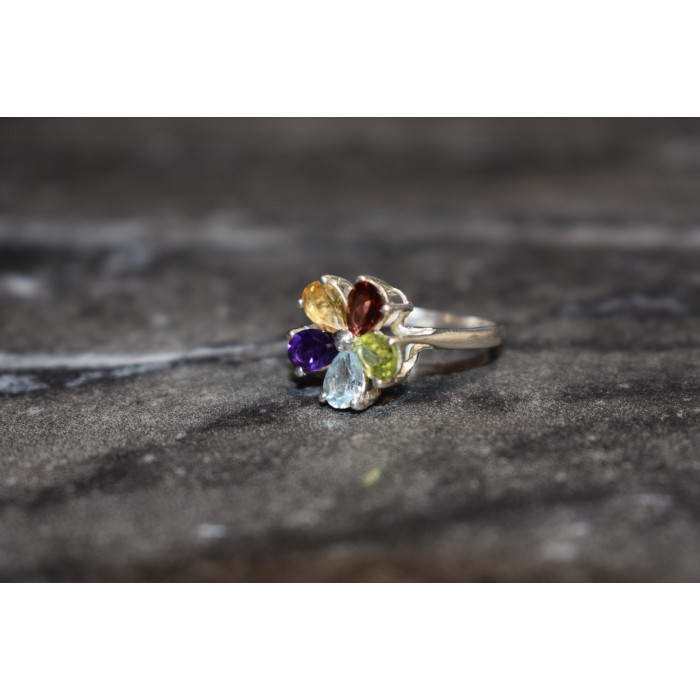 Sky Jewelry Серебряное кольцо цветочек с натуральными камнями