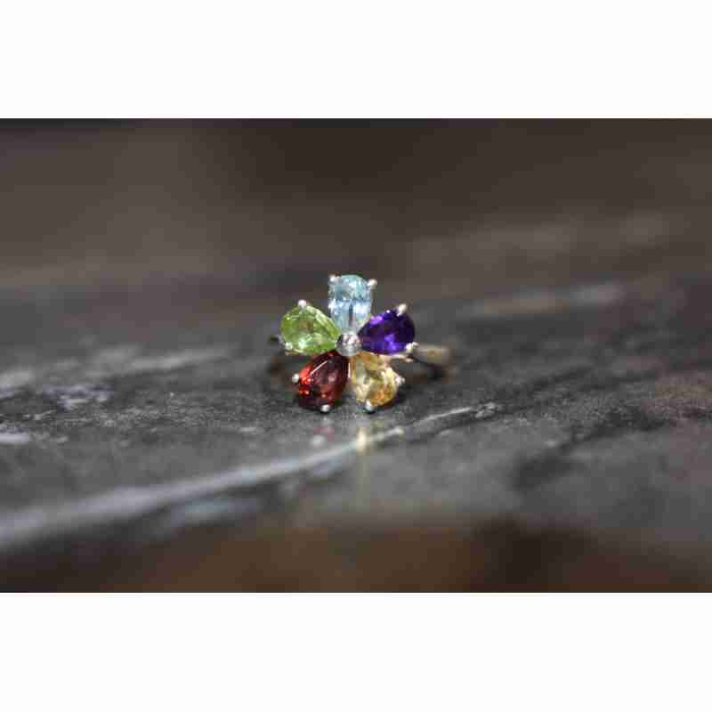 Sky Jewelry Серебряное кольцо цветочек с натуральными камнями