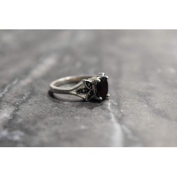 Sky Jewelry Серебряное кольцо с Гранатом и черным нефритом