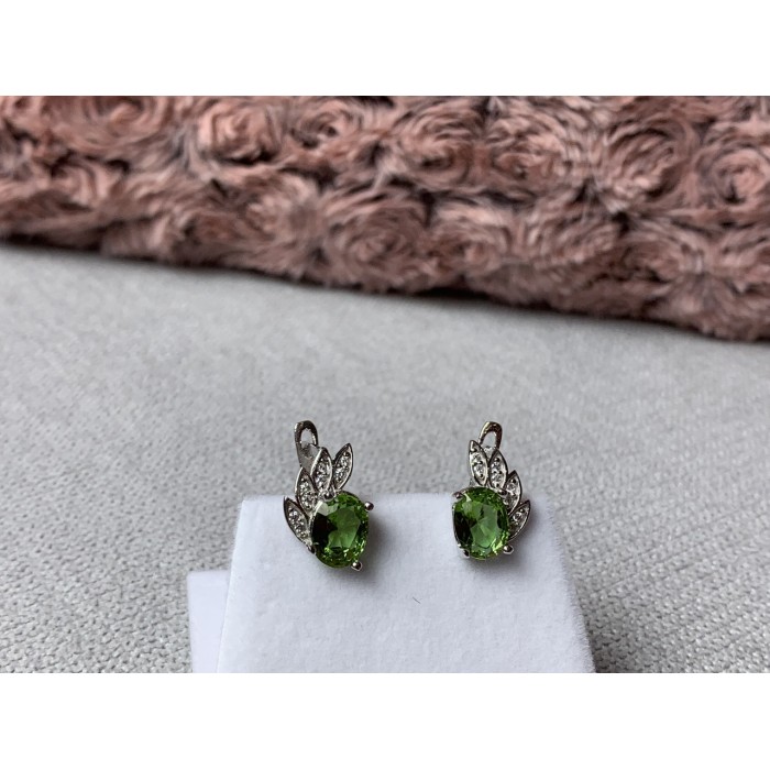 Sky Jewelry Серебряные серьги с камнем Александрит 925 проба