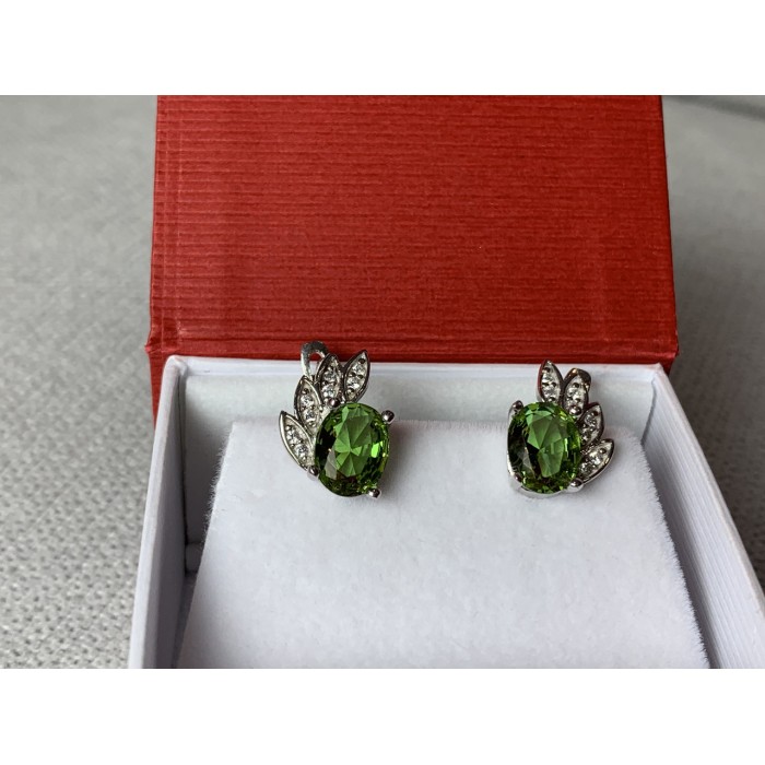 Sky Jewelry Серебряные серьги с камнем Александрит 925 проба