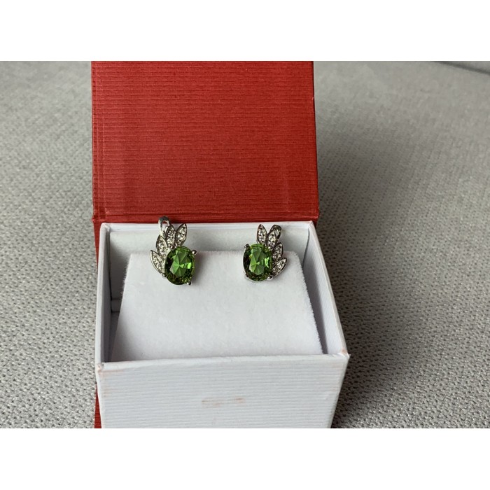 Sky Jewelry Серебряные серьги с камнем Александрит 925 проба