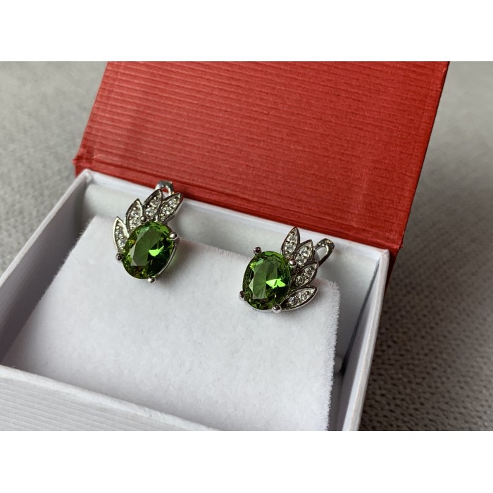 Sky Jewelry Серебряные серьги с камнем Александрит 925 проба