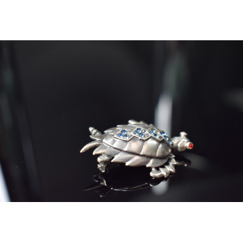 Sky Jewelry Серебряная брошь *Черепаха* с голубыми и красными фианитами