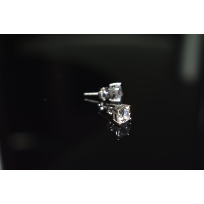 Sky Jewelry Серебряные серьги-гвоздики с камнем Гошенит (берилл)