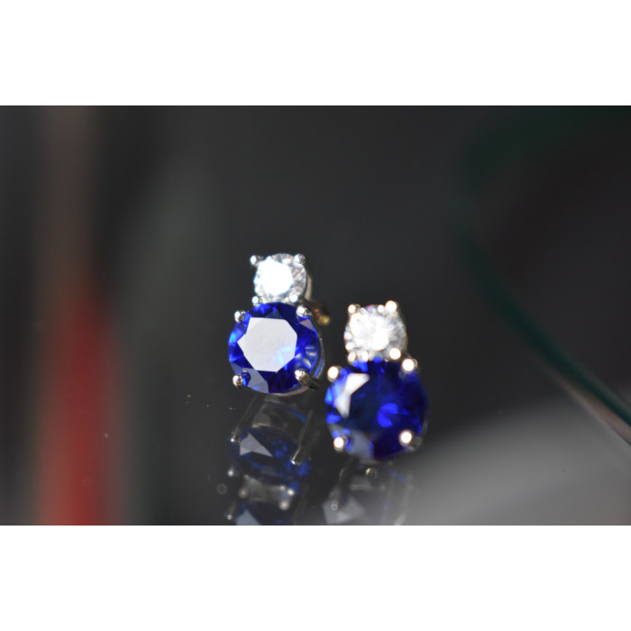 Sky Jewelry Серебряные серьги-гвоздики с камнем Сапфировая Шпинель и фианитом