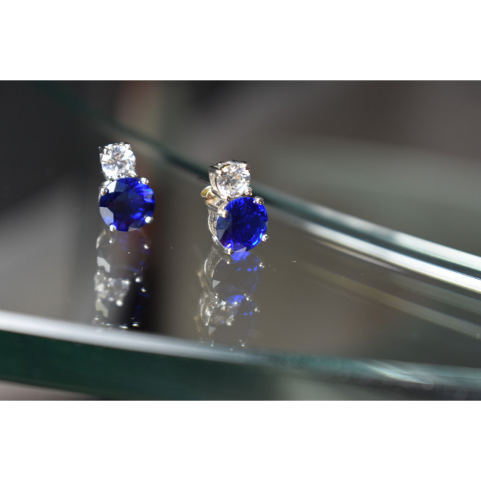 Sky Jewelry Серебряные серьги-гвоздики с камнем Сапфировая Шпинель и фианитом