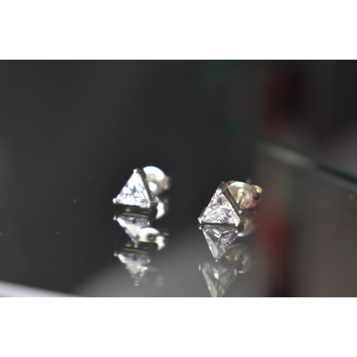 Sky Jewelry Серебряные серьги-гвоздики с камнем Гошенит (берилл)