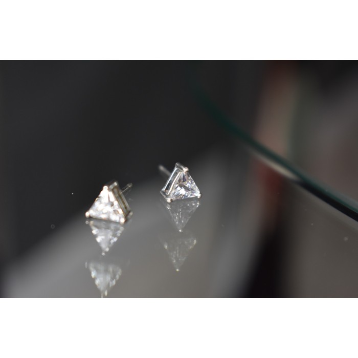 Sky Jewelry Серебряные серьги-гвоздики с камнем Гошенит (берилл)