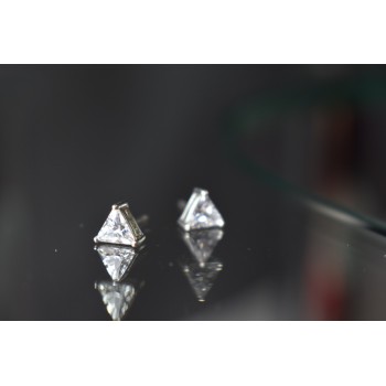 Sky Jewelry Серебряные серьги-гвоздики с камнем Гошенит (берилл)