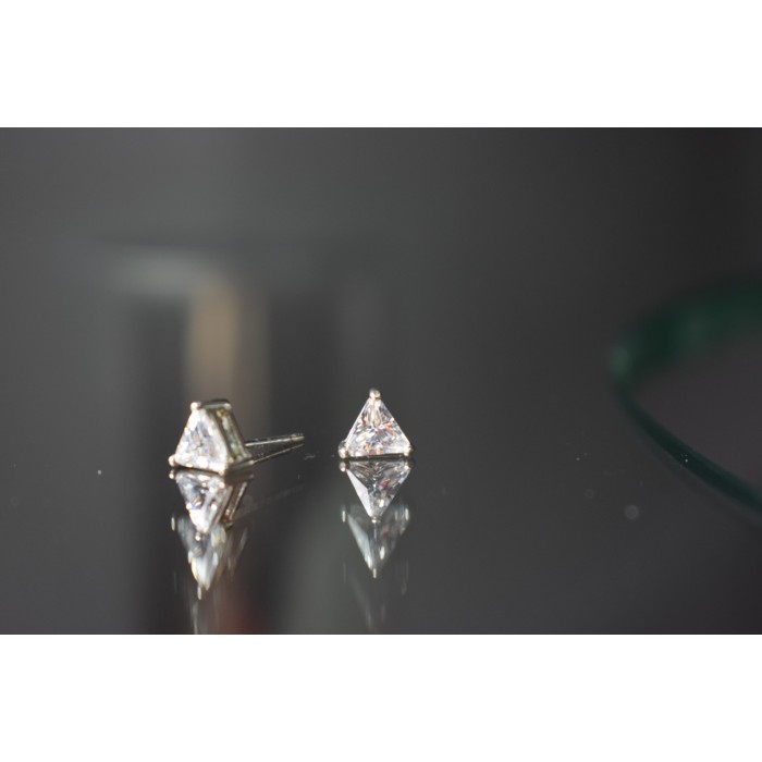 Sky Jewelry Серебряные серьги-гвоздики с камнем Гошенит (берилл)