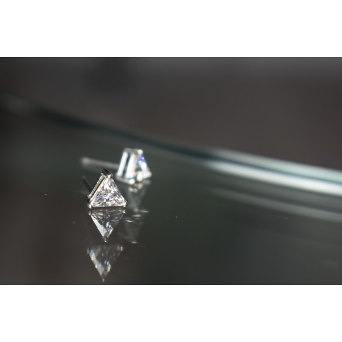 Sky Jewelry Серебряные серьги-гвоздики с камнем Гошенит (берилл)