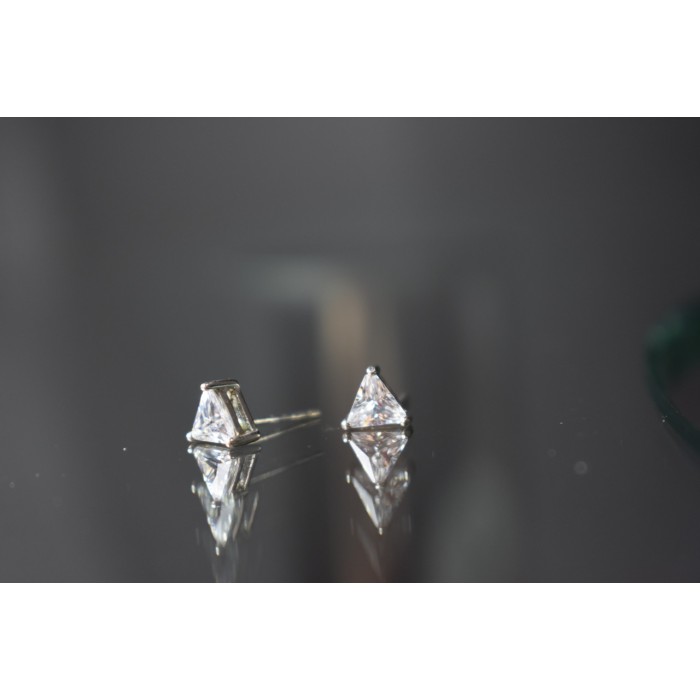 Sky Jewelry Серебряные серьги-гвоздики с камнем Гошенит (берилл)