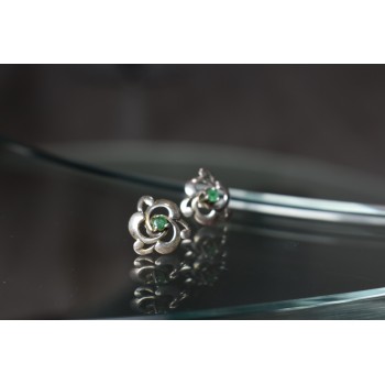 Sky Jewelry Серебряные серьги-гвоздики 925 проба с Изумрудом