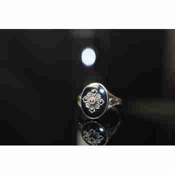 Sky Jewelry Серебряное кольцо 925 пробы с черной эмалью и камнями Шпинель
