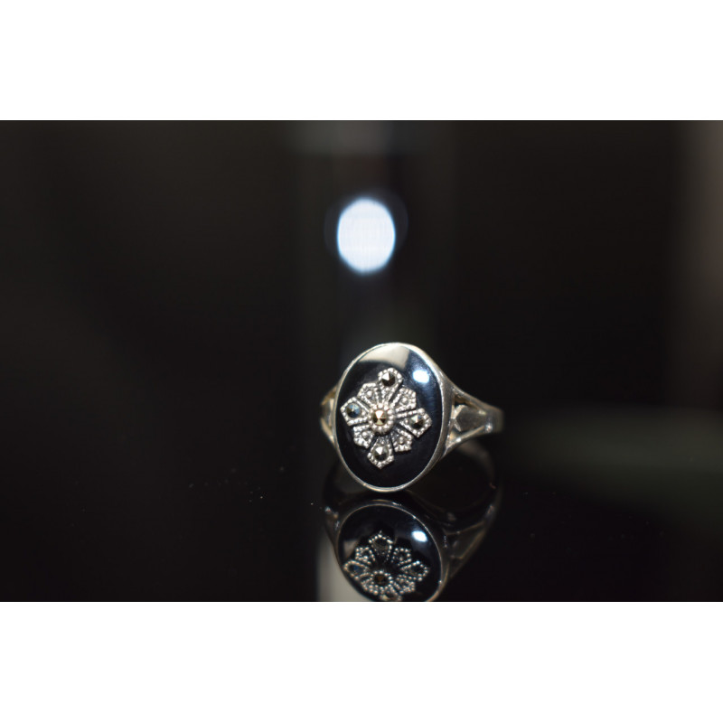 Sky Jewelry Серебряное кольцо 925 пробы с черной эмалью и камнями Шпинель