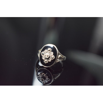 Sky Jewelry Серебряное кольцо 925 пробы с черной эмалью и камнями Шпинель