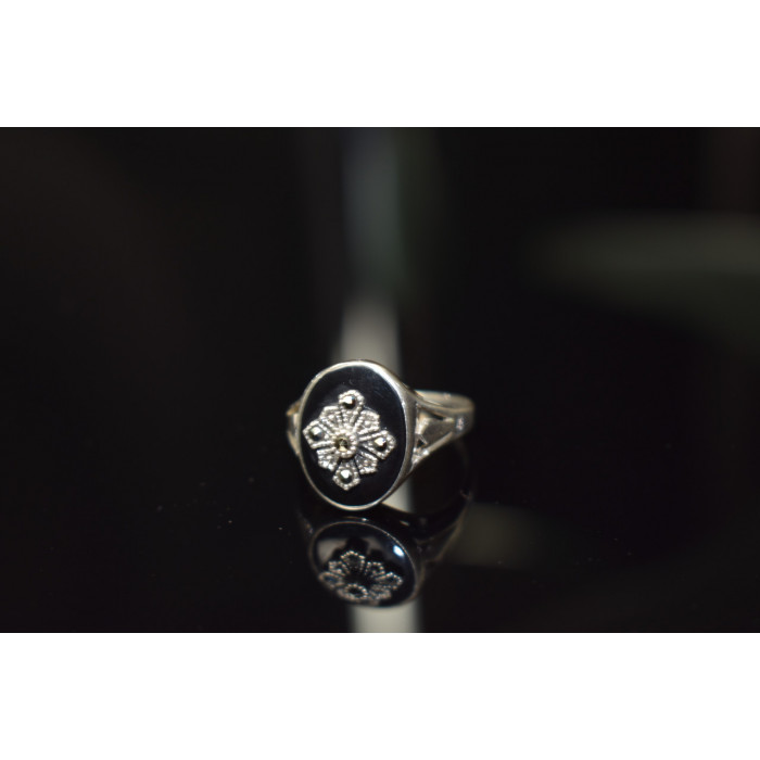 Sky Jewelry Серебряное кольцо 925 пробы с черной эмалью и камнями Шпинель