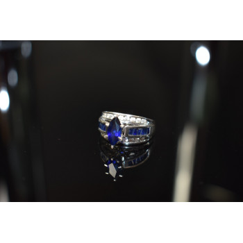 Sky Jewelry Серебряное кольцо 925 проба с камнем Лондон Топаз и Белый Топаз