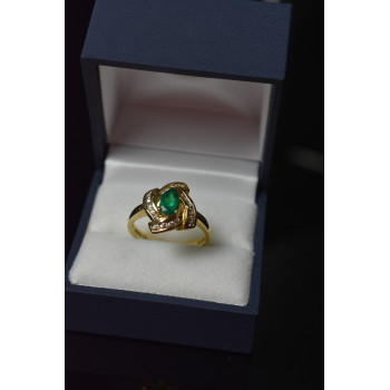 Sky Jewelry Серебряное кольцо в позолоте с Изумрудом и фианитами