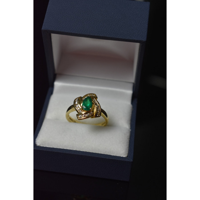 Sky Jewelry Серебряное кольцо в позолоте с Изумрудом и фианитами