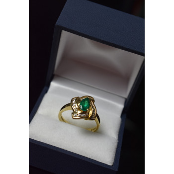 Sky Jewelry Серебряное кольцо в позолоте с Изумрудом и фианитами