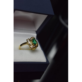 Sky Jewelry Серебряное кольцо в позолоте с Изумрудом и фианитами