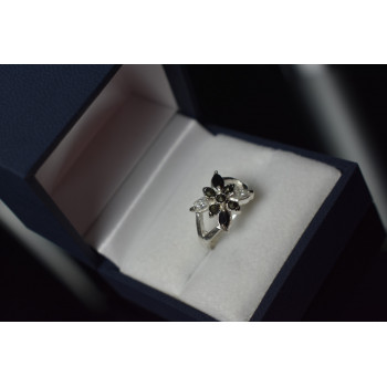 Sky Jewelry Серебряное кольцо 925 пробы с Черной Шпинелью и фианитами