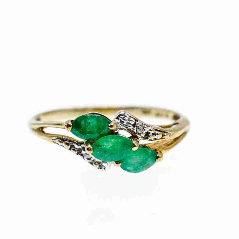 Sky Jewelry Золотое кольцо 10К (417 проба) с Изумрудом и бриллиантами