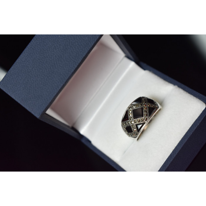 Sky Jewelry Серебряное кольцо с Черным Нефритом и кварцем