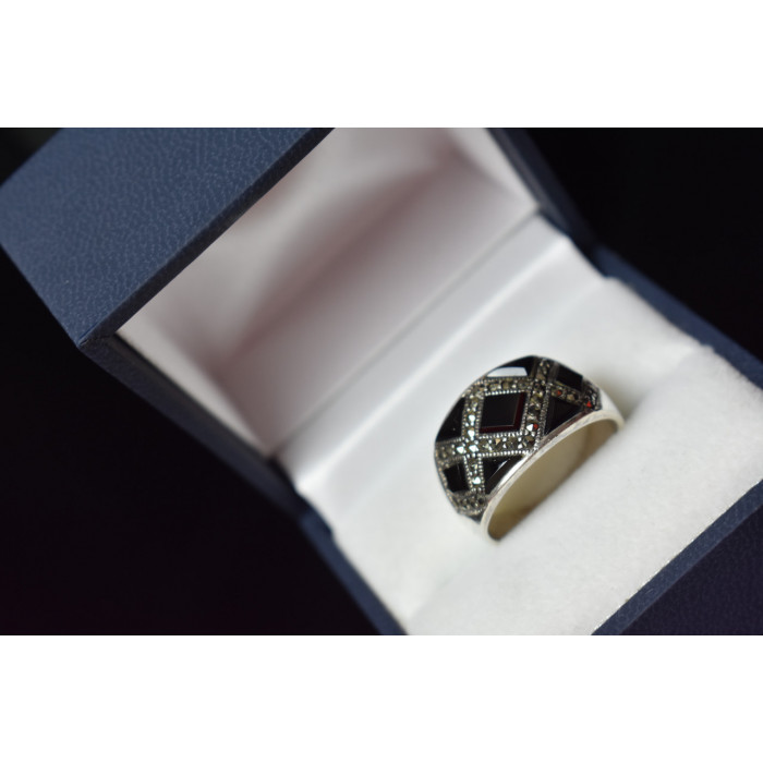 Sky Jewelry Серебряное кольцо с Черным Нефритом и кварцем