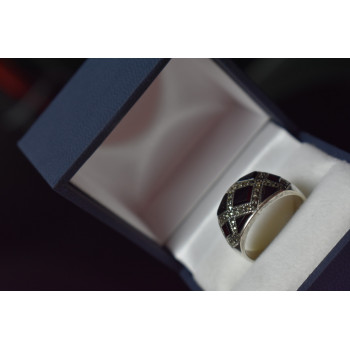 Sky Jewelry Серебряное кольцо с Черным Нефритом и кварцем