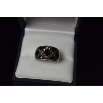 Sky Jewelry Серебряное кольцо с Черным Нефритом и кварцем