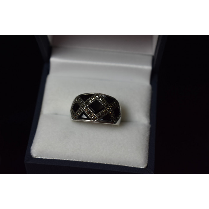 Sky Jewelry Серебряное кольцо с Черным Нефритом и кварцем