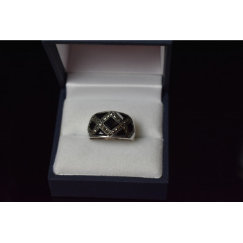 Sky Jewelry Серебряное кольцо с Черным Нефритом и кварцем
