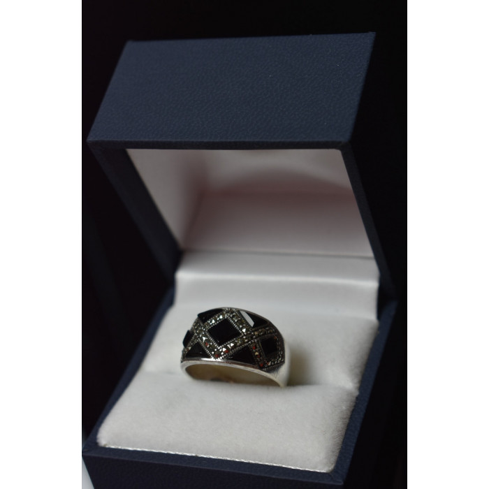 Sky Jewelry Серебряное кольцо с Черным Нефритом и кварцем