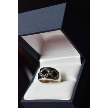 Sky Jewelry Серебряное кольцо с Черным Нефритом и кварцем