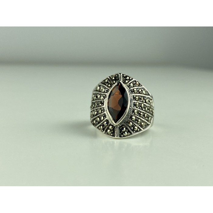 Sky Jewelry Серебряное кольцо 925 проба с Гранатом и камнями Морион