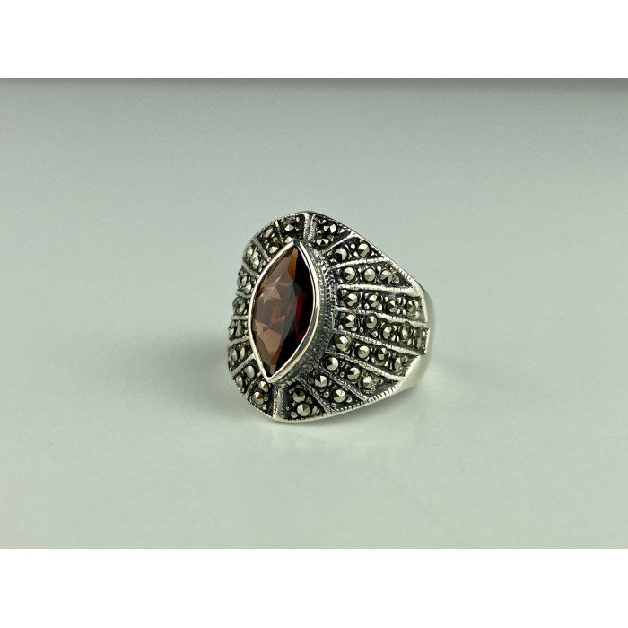 Sky Jewelry Серебряное кольцо 925 проба с Гранатом и камнями Морион