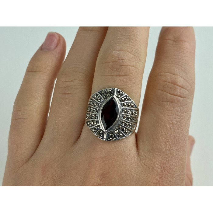 Sky Jewelry Серебряное кольцо 925 проба с Гранатом и камнями Морион