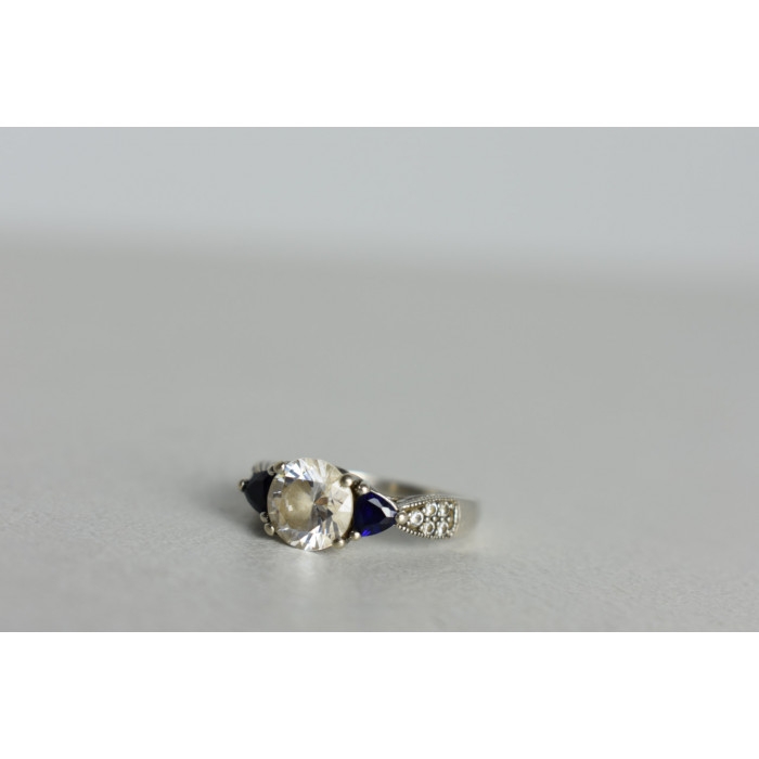 Sky Jewelry Серебряное кольцо с Бесцветным Турмалином *АХРОИТ* и сапфирами