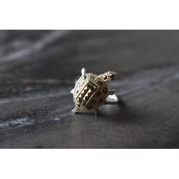 Sky Jewelry Серебряное кольцо *Черепаха* с камнем Морион